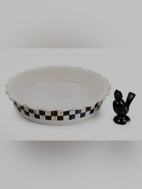 MacKenzie-Childs NWT Courtly Check
Everyday Pie Plate with adorable Pie Bird